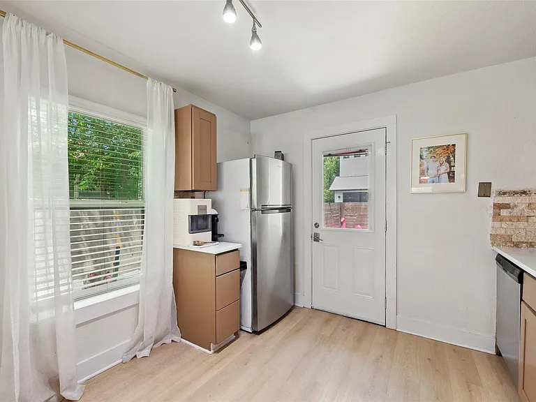 1103 Brass St #A — Photo 10
