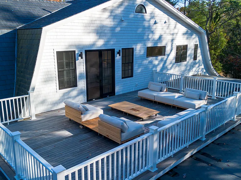 73 Wainscott Stone Rd — Photo 32