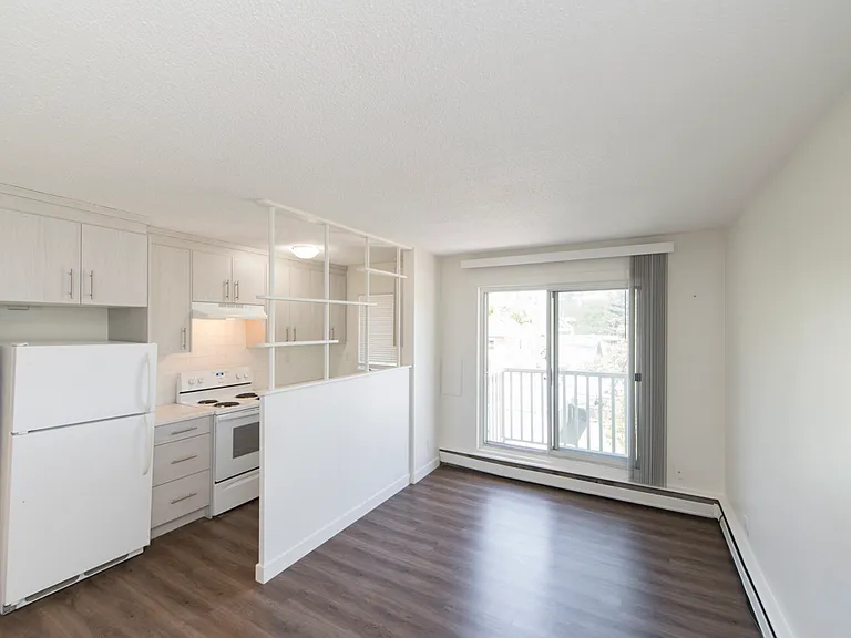306 21st Ave SW — Photo 5