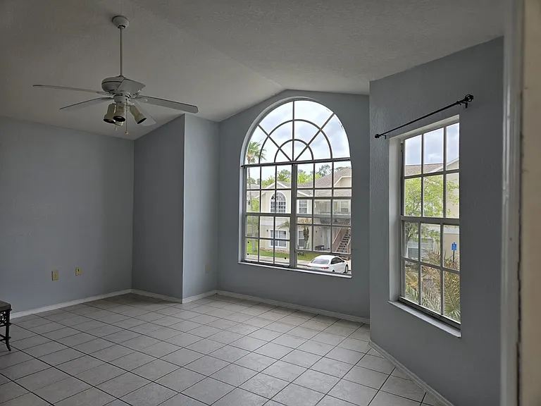 2319 Prime Cir #B — Photo 2