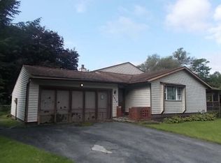 7374 Tomwood Dr, Liverpool, NY 13090