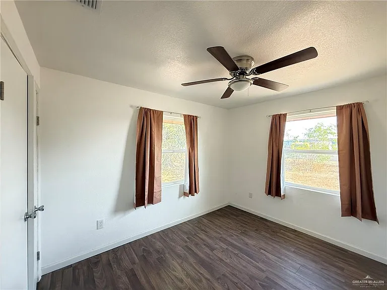 415 W Edinburg Ave #107 — Photo 8