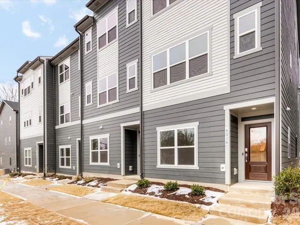 6016 Pivot Ct, Charlotte, NC 28205