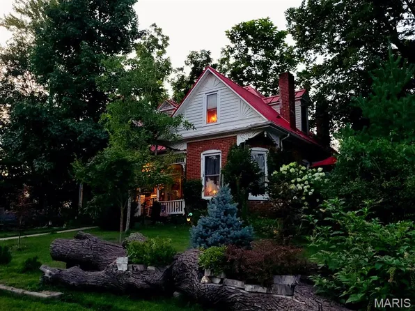 207 E 4th St, Hermann, MO 65041