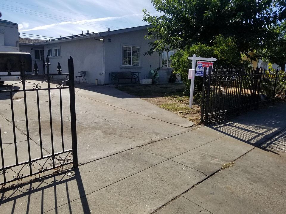 1st image of 1586 Christopher St