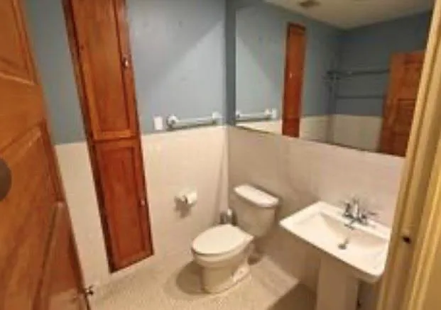 2 bed, 1.0 bath, 875 sqft, $1,400 — Photo 3