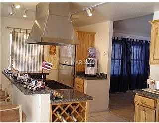 3rd image of 2082 E Camero Ave