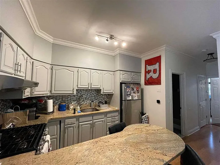 515 Bloomfield St #2 — Photo 15