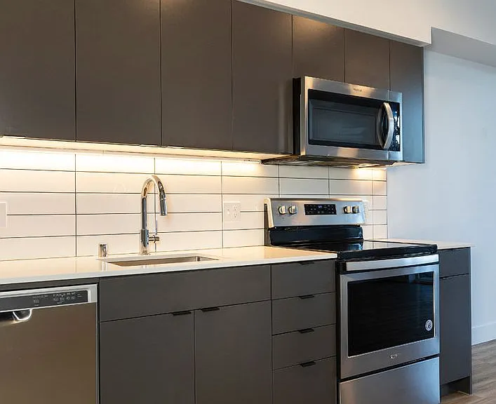Adell Apartments — Photo 24