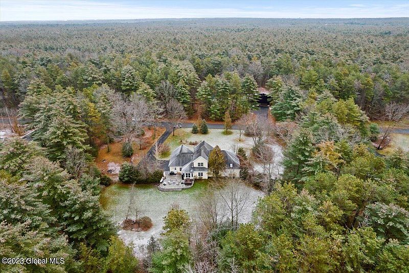 3rd image of 27 Briarhurst Drive