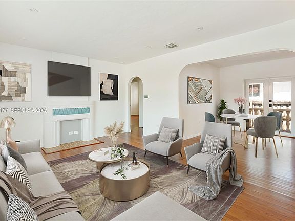 4th image of 2240 SW 24th Ave