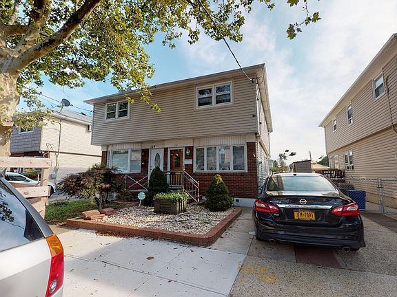 4th image of 132 Dongan Hills Ave