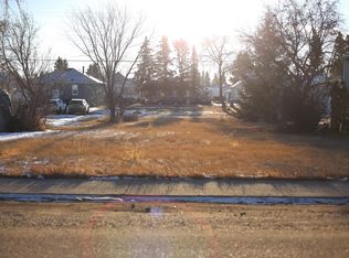 5211 53rd Ave, Mundare, AB T0B 3H0