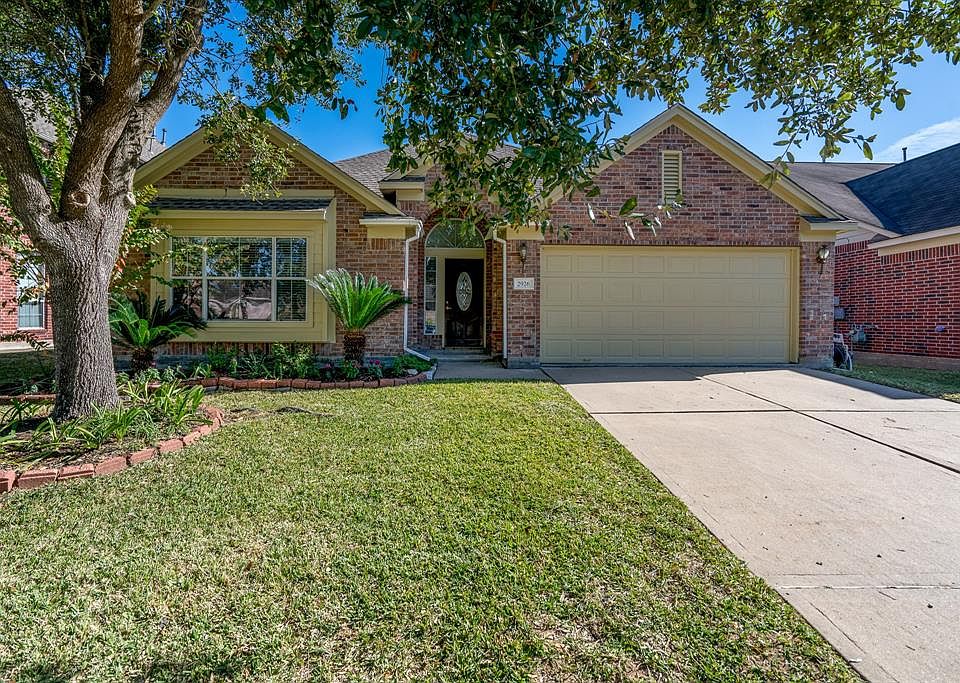 Talk about an efficient use of space! This all brick home offers 4 big bedrooms, 2 baths, a HUGE living area, an ample kitchen as well as a both a substantial dining area and a big breakfast room!