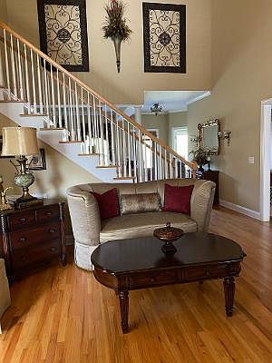 3rd image of 241 Loudoun Dr