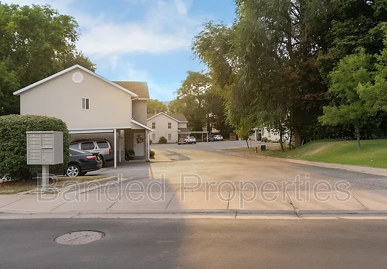 325 E Mill St S #3 — Photo 10