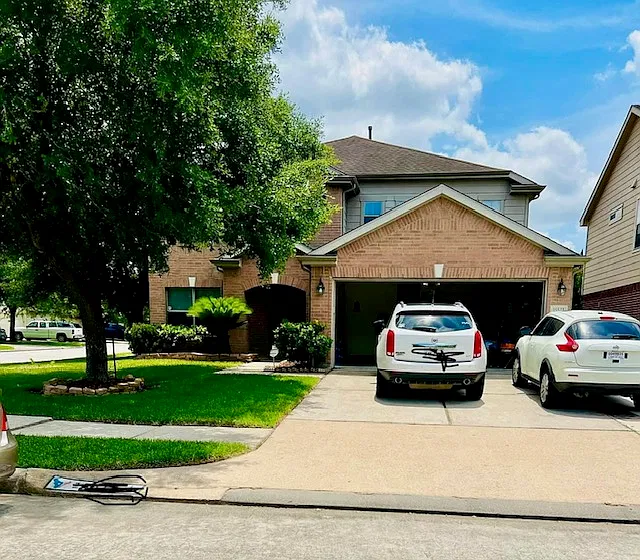 5 bed, 3.5 bath, 3194 sqft, $2,600 — Photo 1