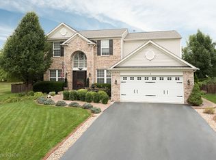 4 Pampas Ct, Bolingbrook, IL 60490