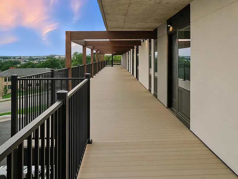 1700 N Manhattan Ave #206 — Photo 3