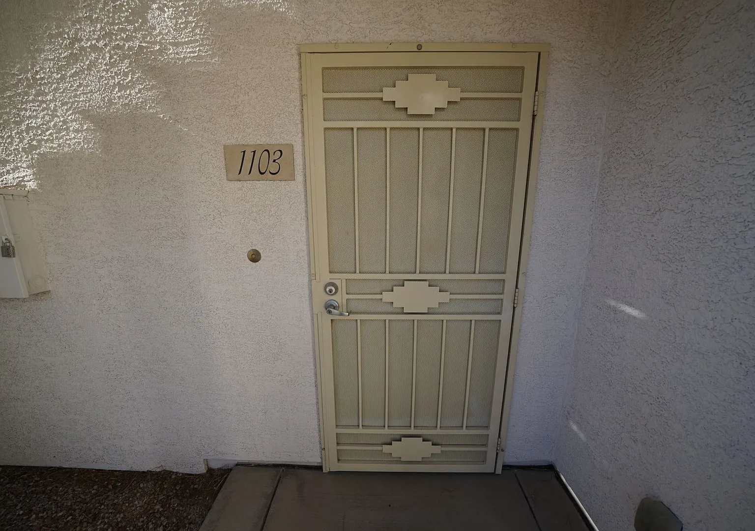 Showings Available Now — Photo 2