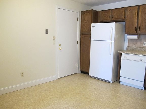 5th image of 377 Huse Road #25