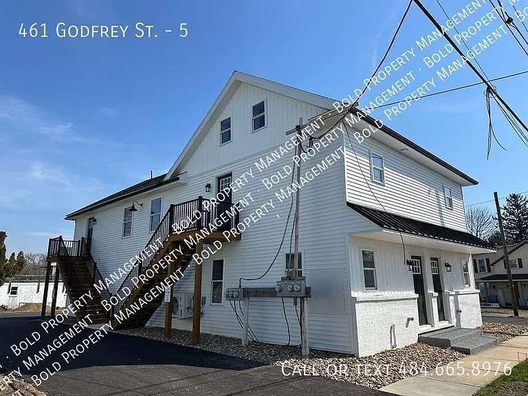 461 Godfrey St #5 — Photo 1