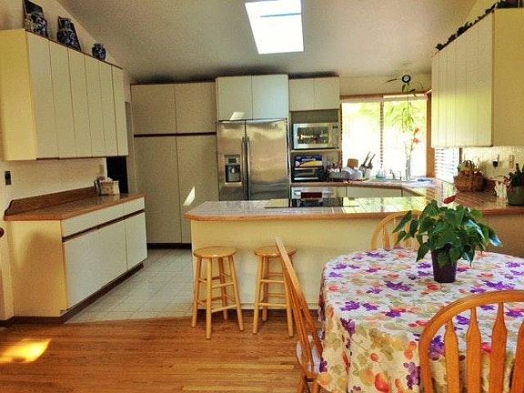 Kitchen and dining area