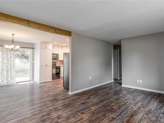 3rd image of 138 7th Avenue Ct NE
