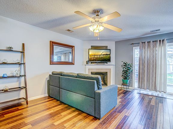 4th image of 7853 Park Gate Dr