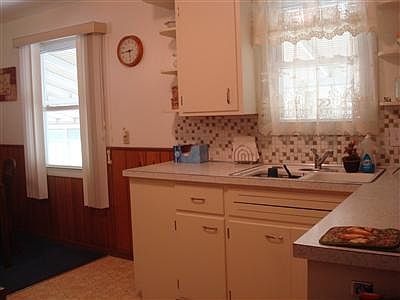 4th image of 4672 Derbyshire Dr