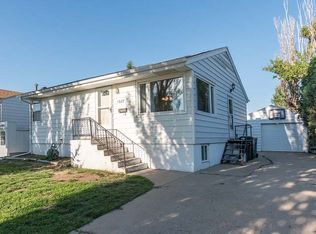 1327 N 14th St, Bismarck, ND 58501