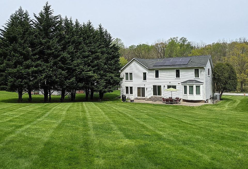 2nd image of 2739 Moores Valley Dr