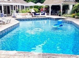 515 Montauk Hwy, Westhampton Beach, NY 11978