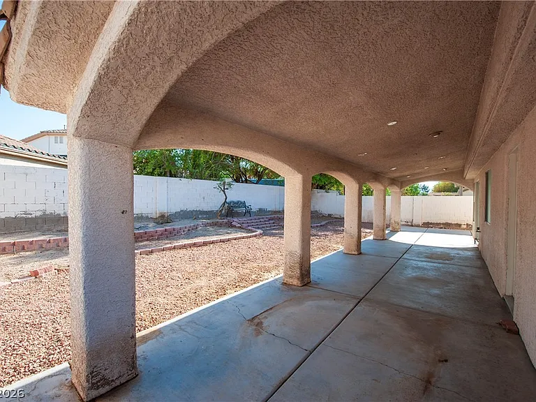 921 English Heather Dr — Photo 28