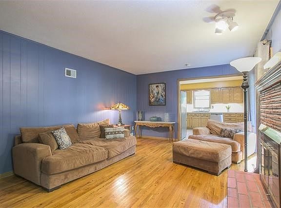 4th image of 9704 Knox Dr