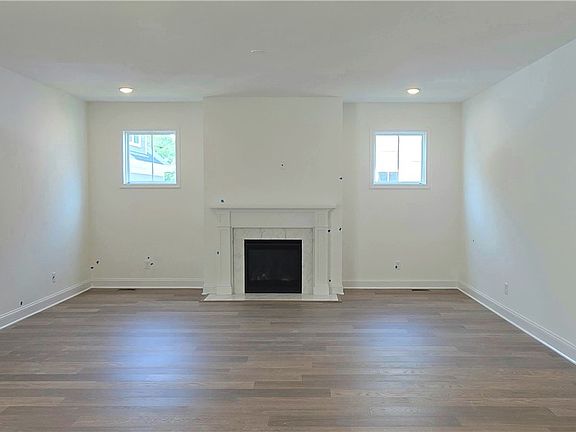 5th image of 222 Amburn Ln