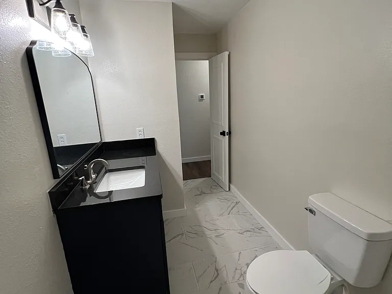 14784 FM 121 — Photo 25