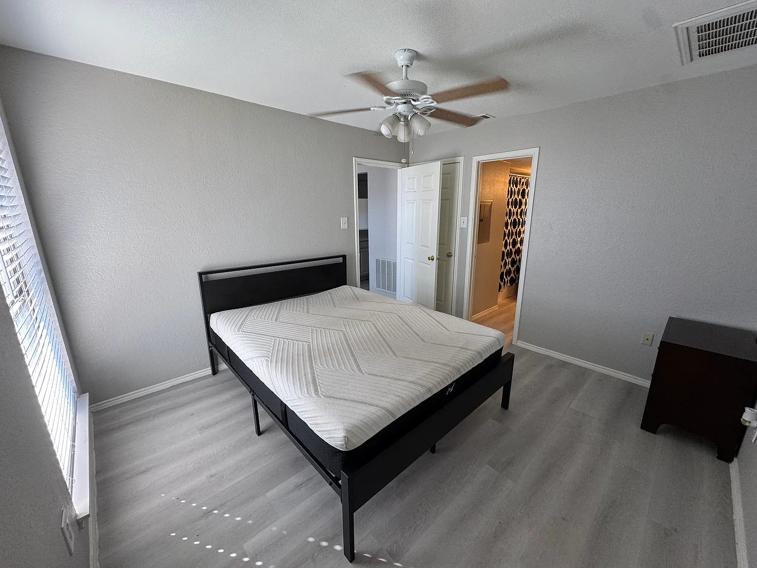 1 bed, 619 sqft, $1,100 — Photo 4