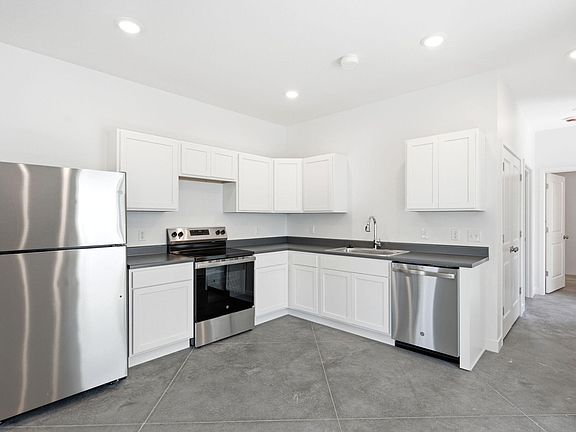 5th image of 607 N 4th St #100