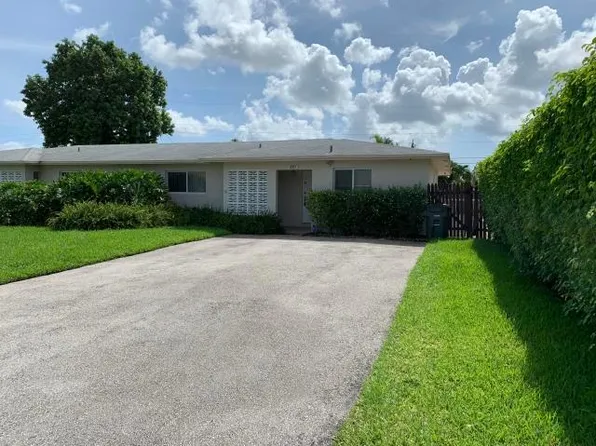 450 W Conference Dr, Boca Raton, FL 33486