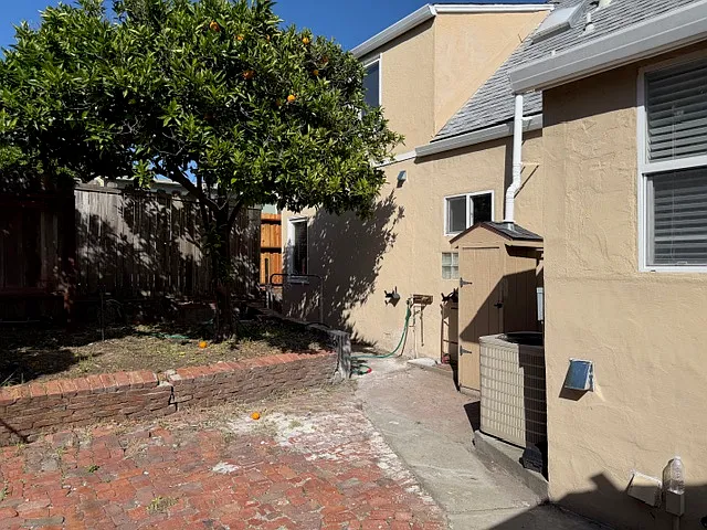 914 Lemon St — Photo 3