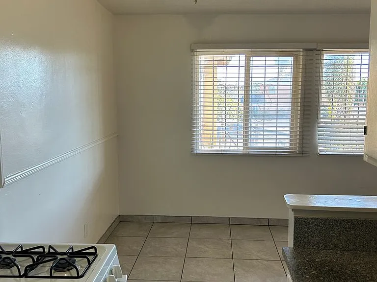 11134 S New Hampshire Ave — Photo 6