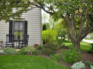 2262 Allegany Dr, Naperville, IL 60565