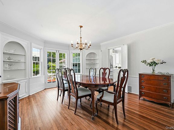 4th image of 17 Monfort Road