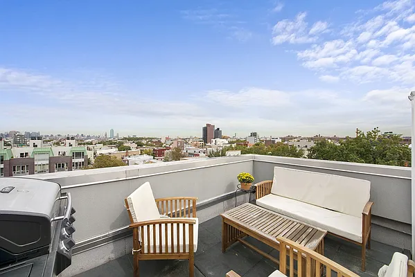 Sold by Nest Seekers International | media 23