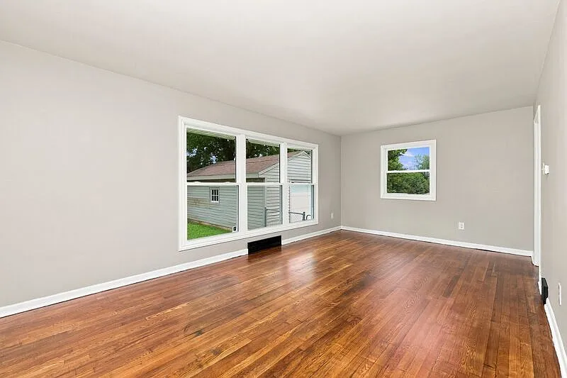 3 bed, 1.0 bath, $1,575 — Photo 4