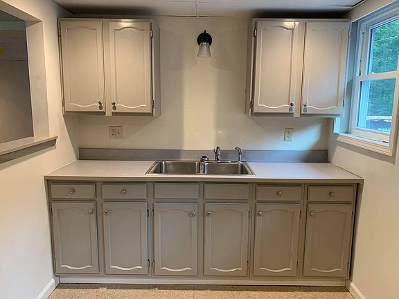 4th image of 51 Fairview Dr #2