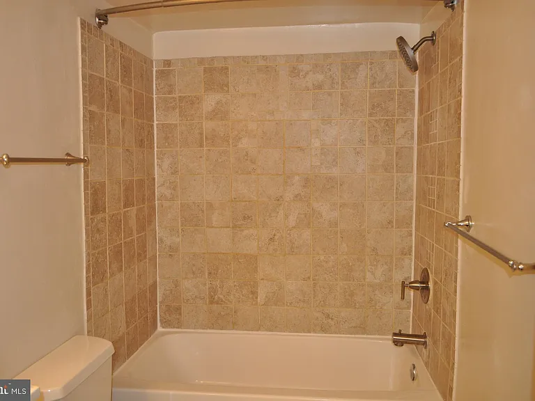 6091 Majors Ln #6 — Photo 10