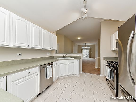 4th image of 2421 Wilton Ln