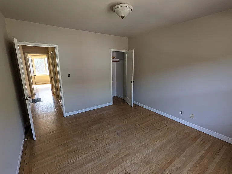 207 Benson Ave — Photo 9